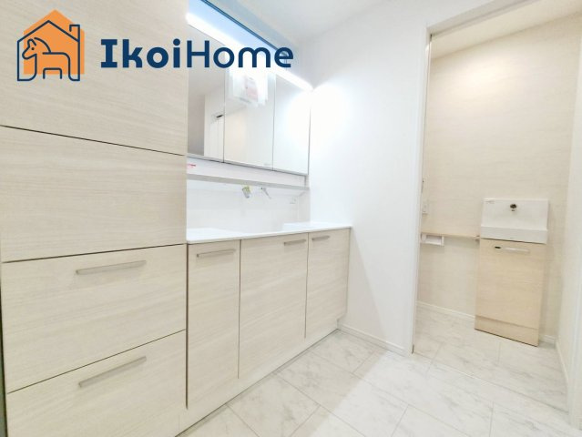 明神戸市西区富士見ヶ丘　1号地　新築の洗面所|●年中無休：当日予約可●洗濯機を置く洗濯パンがついていません。価格は5000〜15000円前後です。