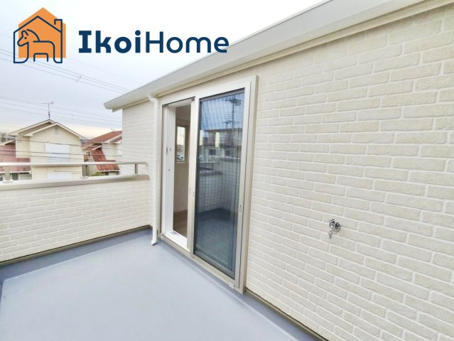 明神戸市西区富士見ヶ丘　1号地　新築のバルコニー|●年中無休：当日予約可●バルコニーが広くたくさん干せ、屋根があり小雨程度なら濡れず安心です