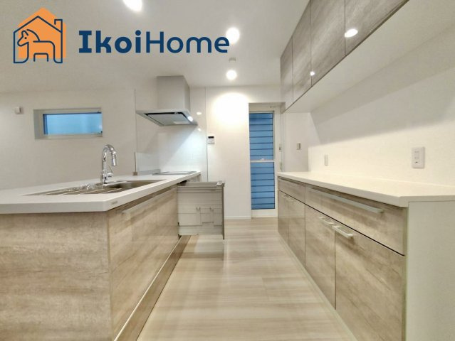 明神戸市西区富士見ヶ丘　2号地　新築のキッチン|【ホームページに現地動画掲載中】●年中無休：当日予約可●食洗器付のキッチンは食器洗いの作業が楽になり便利