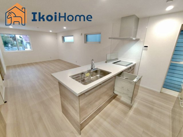 明神戸市西区富士見ヶ丘　2号地　新築のキッチン|【ホームページに現地動画掲載中】●年中無休：当日予約可●人気の対面キッチン♪調理スペースもゆったり！