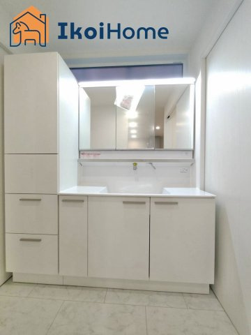 明神戸市西区富士見ヶ丘　2号地　新築の洗面所|【ホームページに現地動画掲載中】●年中無休：当日予約可●大型収納完備！タオルやストック収納に便利です