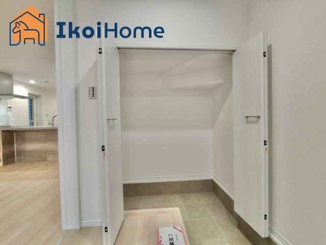 明神戸市西区富士見ヶ丘　2号地　新築のエントランス|【ホームページに現地動画掲載中】●年中無休：当日予約可●アウトドア用品を収納できるスペースがあります