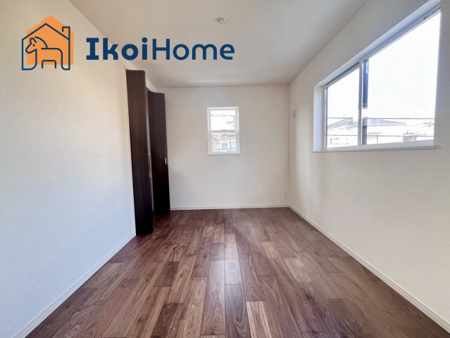 神戸市西区長畑町　新築戸建の内装|【ホームページに現地動画掲載中】●年中無休：当日予約可●部屋にはカーテンレールはついていません。