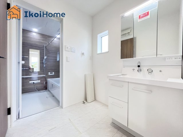 神戸市西区桜が丘西町23-2期　新築戸建の洗面所|【ホームページに現地動画掲載中】●年中無休：当日予約可●小窓ございますので通気・換気良好です。