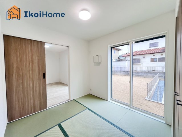 神戸市西区桜が丘西町23-2期　新築戸建の内装|【ホームページに現地動画掲載中】●年中無休：当日予約可●和室は収納があり、お子様も安心して遊べます。