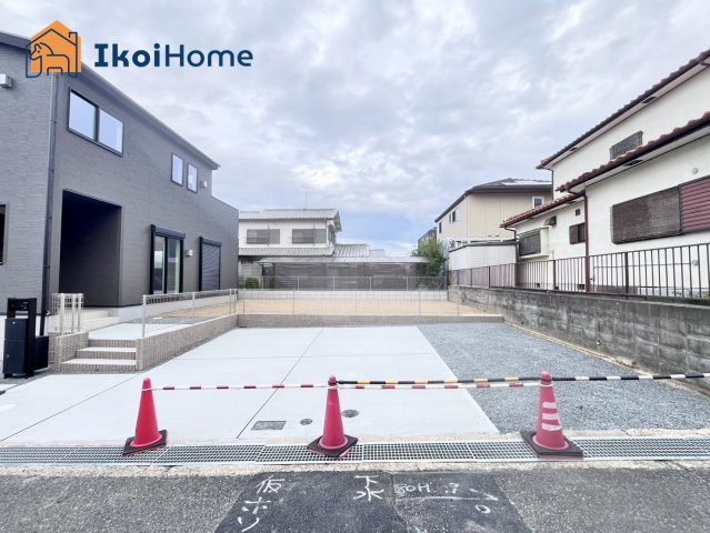 神戸市西区桜が丘西町23-2期　新築戸建の駐車場|【ホームページに現地動画掲載中】●年中無休：当日予約可●お車は4台駐車可能です。来客時に安心です！