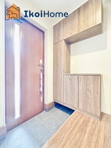 神戸市西区玉津町新方　新築戸建　8号棟の玄関|【ホームページに現地動画掲載中】●年中無休：当日予約可●コの字型の大型靴箱がございます！