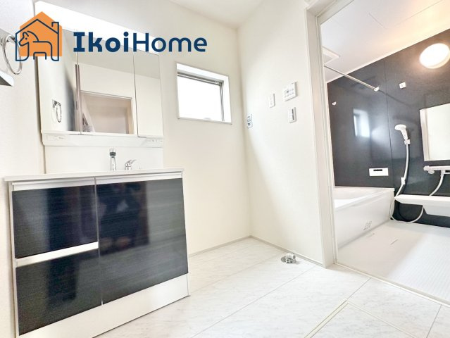 神戸市西区玉津町新方　新築戸建　8号棟の洗面所|【ホームページに現地動画掲載中】●年中無休：当日予約可●洗濯パン未設置。約5000〜15000円で可