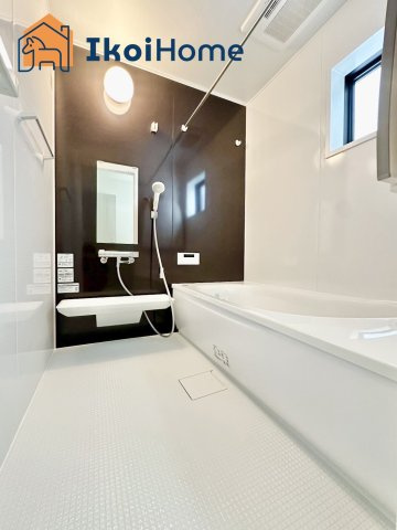 神戸市西区玉津町新方　新築戸建　7号棟の浴室|【ホームページに現地動画掲載中】●年中無休：当日予約可●小窓ございますので通気・換気良好です。