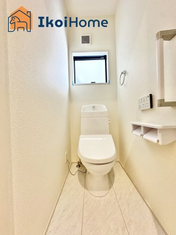 神戸市西区玉津町新方　新築戸建　7号棟のトイレ|【ホームページに現地動画掲載中】●年中無休：当日予約可●1階・2階ウォッシュレット付のお手洗いです