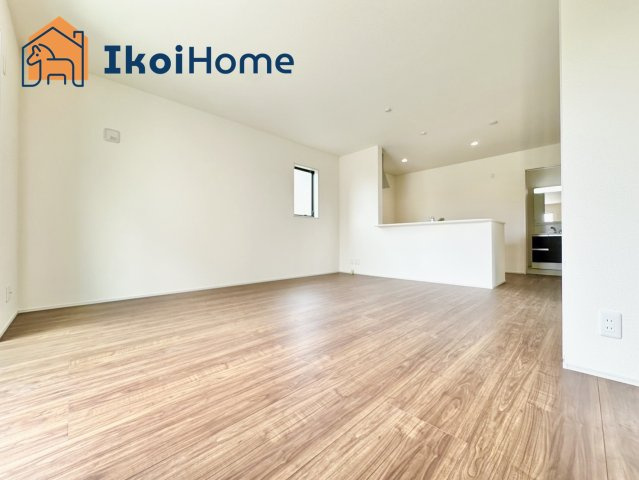 神戸市西区玉津町新方　新築戸建　7号棟の居間・リビング|【ホームページに現地動画掲載中】●年中無休：当日予約可●オプションでフローリング強化コーティング有