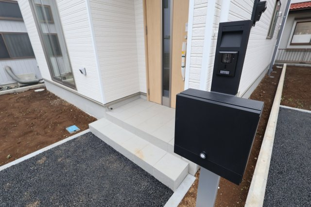 《仲介手数料無料》上尾市大字大谷本郷446(5号棟)新築一戸建てクレイドルガーデンのセキュリティ|撮影日 2025年10月21日 15:40 曇り