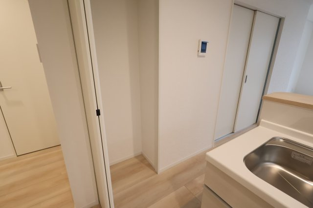 《仲介手数料無料》上尾市大字大谷本郷446(5号棟)新築一戸建てクレイドルガーデンの収納|撮影日 2025年10月21日 15:40 曇り