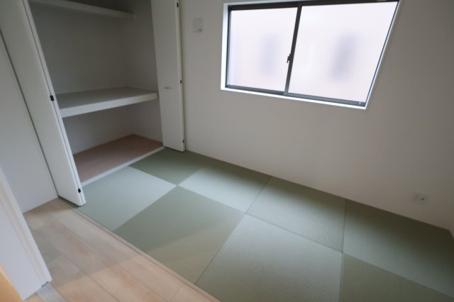 《仲介手数料無料》上尾市大字大谷本郷446(5号棟)新築一戸建てクレイドルガーデンの和室|撮影日 2025年10月21日 15:40 曇り