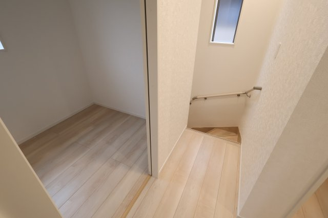 《仲介手数料無料》上尾市大字大谷本郷446(5号棟)新築一戸建てクレイドルガーデンの収納|撮影日 2025年10月21日 15:40 曇り