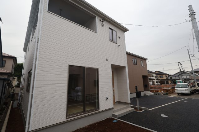《仲介手数料無料》上尾市大字大谷本郷446(5号棟)新築一戸建てクレイドルガーデンの外観|撮影日 2025年10月21日 15:40 曇り