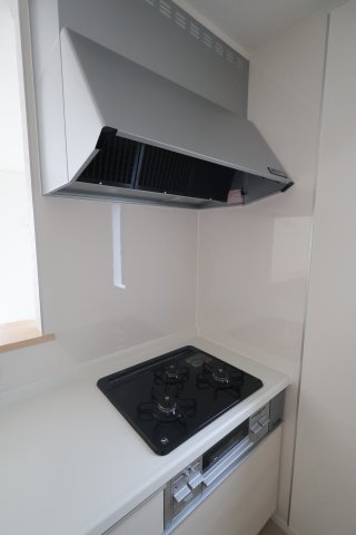 《仲介手数料無料》上尾市大字大谷本郷363-1(3号棟)新築一戸建てクレイドルガーデンのキッチン|撮影日 2025年10月21日 15:20 曇り