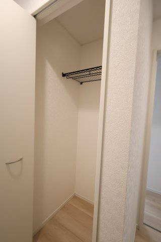 《仲介手数料無料》上尾市大字大谷本郷363-1(3号棟)新築一戸建てクレイドルガーデンの収納|撮影日 2025年10月21日 15:20 曇り