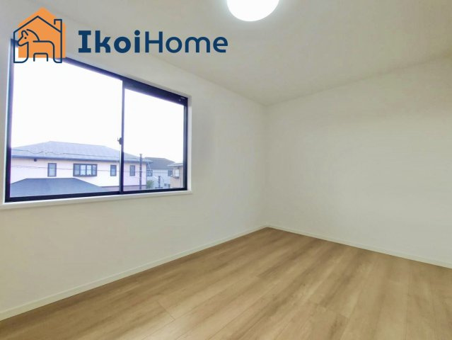 神戸市西区春日台6丁目　中古戸建の寝室|【ホームページに現地動画掲載中】●年中無休：当日予約可●カーテン・カーテンレール未設置。ご相談下さい