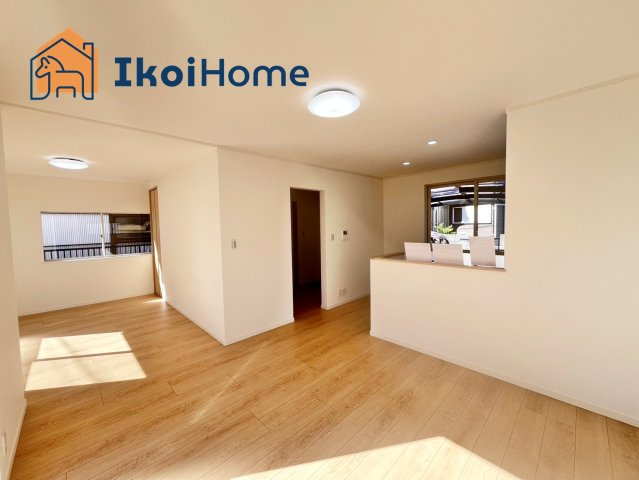 神戸市西区天が岡　中古戸建の居間・リビング|●年中無休：当日予約可●LDKは約18帖の広さがあり、ゆったりしております♪