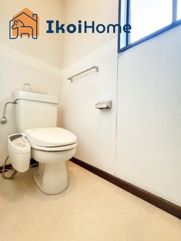 神戸市西区伊川谷町潤和　中古戸建のトイレ|●年中無休：当日予約可●ウォシュレット、暖房便座、脱臭機能も標準装備。							