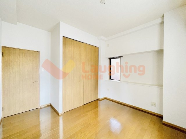 アメニティハイツ杏栄館の洋室|使い勝手のいい洋室です