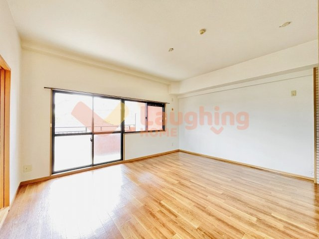 アメニティハイツ杏栄館の居間・リビング|こちらのリビングで趣味の時間をお楽しみください