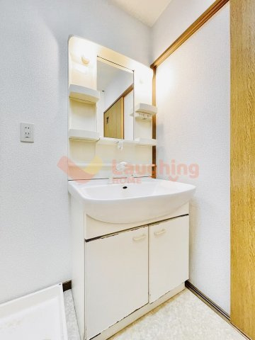 アメニティハイツ杏栄館の独立洗面台|使いやすい独立洗面台です