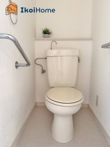 神戸市西区春日台8丁目　中古戸建のトイレ|【ホームページに現地動画掲載中】●年中無休：当日予約可●オプションでダブルホルダーに変更可能です。