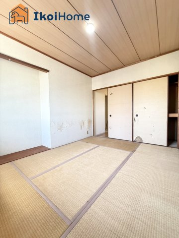 神戸市西区春日台8丁目　中古戸建の寝室|【ホームページに現地動画掲載中】●年中無休：当日予約可●カーテン・カーテンレール未設置。ご相談下さい