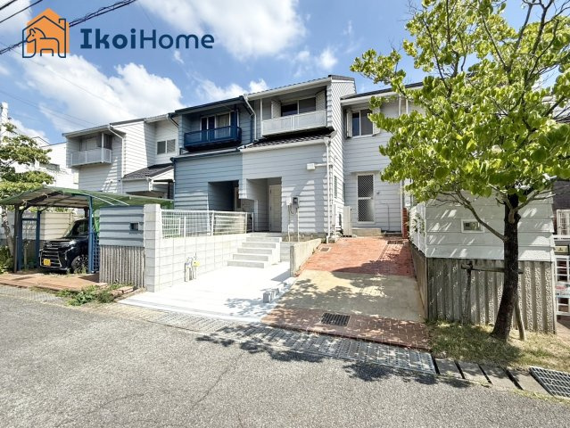 神戸市西区春日台8丁目　中古戸建のエントランス|【ホームページに現地動画掲載中】●年中無休：当日予約可●無料送迎！最短10分でお迎えに向かいます！