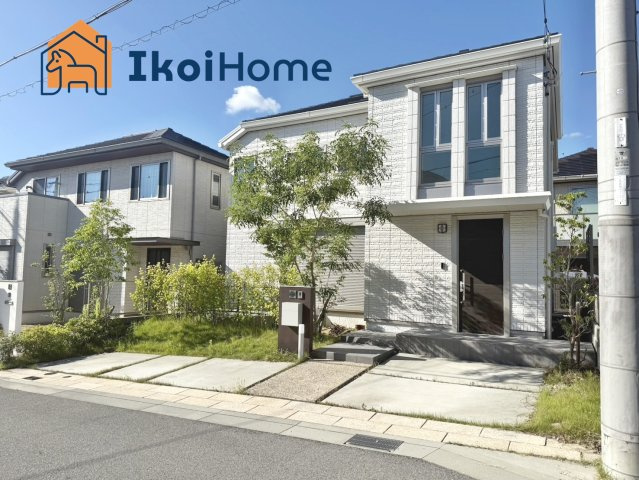 神戸市西区井吹台西町6丁目　中古戸建の駐車場|●年中無休：当日予約可●洗面室と脱衣室の別れた間取りで室内干しの際等にも便利な間取りです。