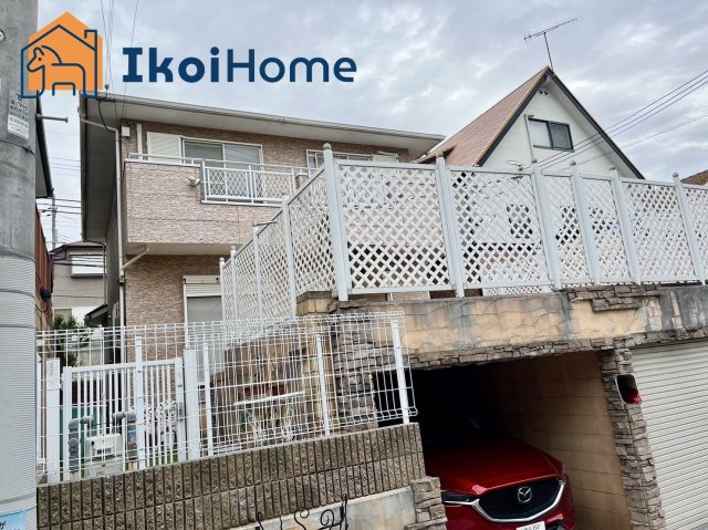 神戸市西区二ッ屋1丁目　中古戸建の駐車場|弊社独自で毎月５組限定「人気オプション３点パック」カーポート・バルコニー・ウッドデッキを１万円で取付