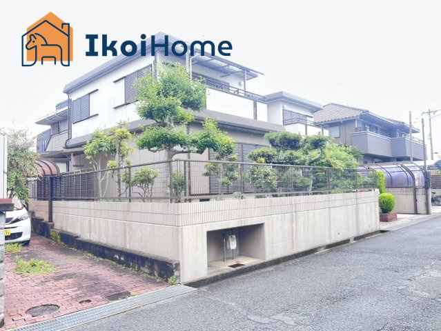 神戸市西区中野2丁目　中古戸建のエントランス|●資料・カタログのご請求無料●出合小学校までは徒歩9分、王塚台中学校までは徒歩16分。