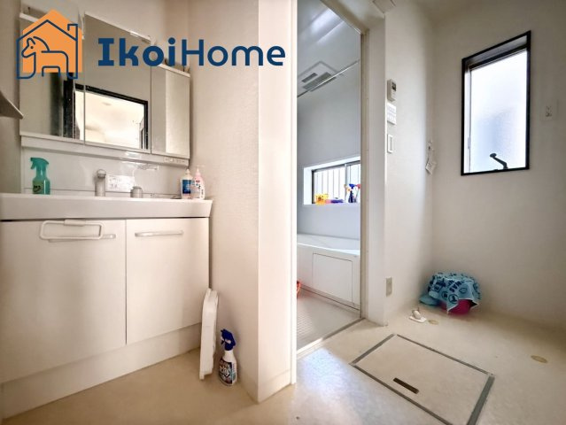 神戸市西区大津和2丁目　中古戸建の洗面所|●年中無休：当日予約可●畳２枚分の一般的な洗面室。追加で収納棚等を付けると大変便利です。