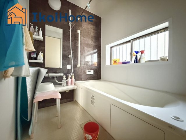 神戸市西区大津和2丁目　中古戸建の浴室|●年中無休：当日予約可●浴室になります。小窓ございますので通気・換気良好です。