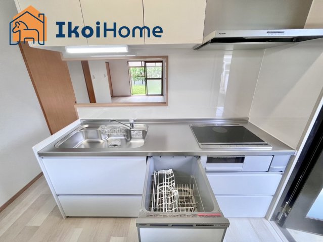 神戸市西区竹の台５丁目　中古戸建のキッチン|【ホームページに現地動画掲載中】●年中無休：当日予約可●家事の時短に欠かせない食洗機を完備！ 