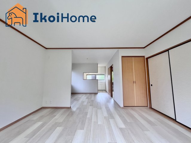 神戸市西区竹の台５丁目　中古戸建の居間・リビング|【ホームページに現地動画掲載中】●年中無休：当日予約可●フローリング強化する10年保証コーティング有