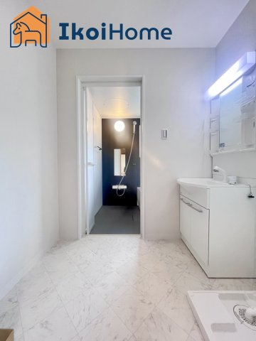 神戸市西区竹の台５丁目　中古戸建の洗面所|【ホームページに現地動画掲載中】●年中無休：当日予約可●洗濯機を置く洗濯パンがございます。