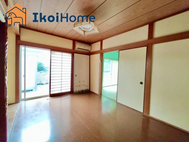 神戸市西区伊川谷町潤和　中古一戸建の居間・リビング|●年中無休：当日予約可●16帖あるLDKだからこそ開放感があり大型家具を設置しても圧迫感がありません。