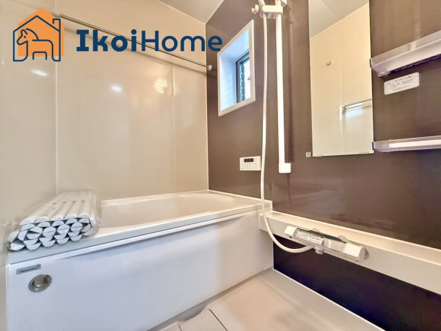 神戸西区伊川谷町有瀬　中古戸建の浴室|●年中無休：当日予約可●1坪タイプの広々したユニットバスになります。浴室暖房乾燥機もついています。