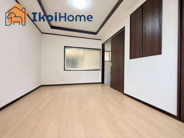 神戸西区伊川谷町有瀬　中古戸建の寝室|●年中無休：当日予約可●注意。カーテン・カーテンレールが付いていません。弊社にご相談ください。