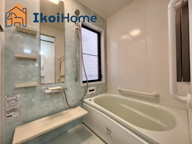 神戸市西区王塚台　中古戸建の浴室|【ホームページに現地動画掲載中】●年中無休：当日予約可●小窓ございますので通気・換気良好です。	