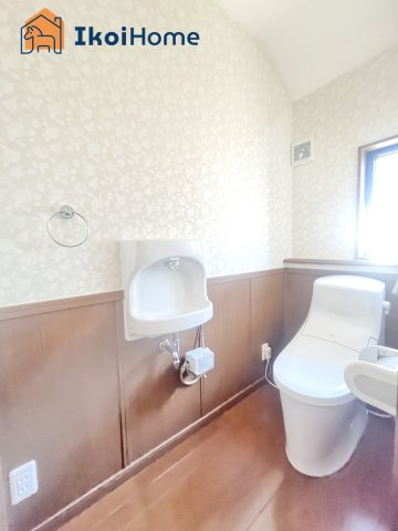 神戸市西区水谷2丁目　中古戸建のトイレ|●年中無休：当日予約可●ウォシュレット、暖房便座、脱臭機能も標準装備。							

