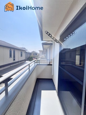 神戸市西区水谷2丁目　中古戸建のバルコニー|●年中無休：当日予約可●バルコニーが広くたくさん干せ、屋根があり小雨程度なら濡れず安心です				