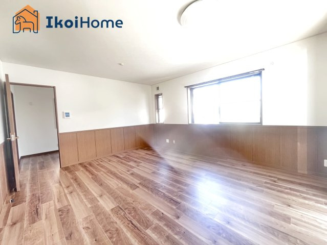 神戸市西区水谷2丁目　中古戸建の居間・リビング|●年中無休：当日予約可●リビングは長方形で家具を配置しやすい間取りになっています。								
