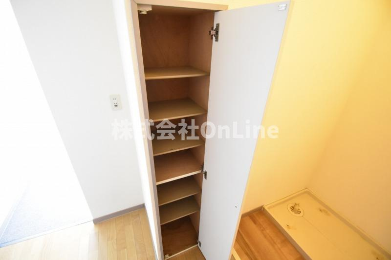 東大阪市横枕西の賃貸マンションの収納