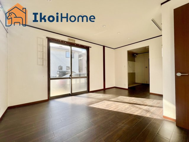 神戸市西区水谷2丁目　中古の内装|フロア・水周りコーティング・アクセントクロス・食洗機・エアコン・追加照明・カップボードの追加工事可能