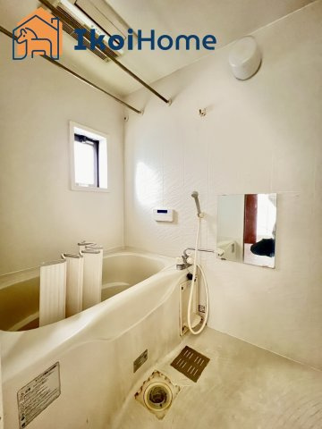 神戸市西区水谷2丁目　中古の浴室|●年中無休：当日予約可●小窓ございますので通気・換気良好です。清潔な空間を保っていただけます。