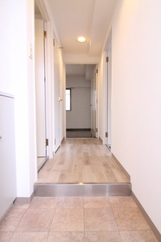 コウアロイヤル垂水PartⅡの玄関